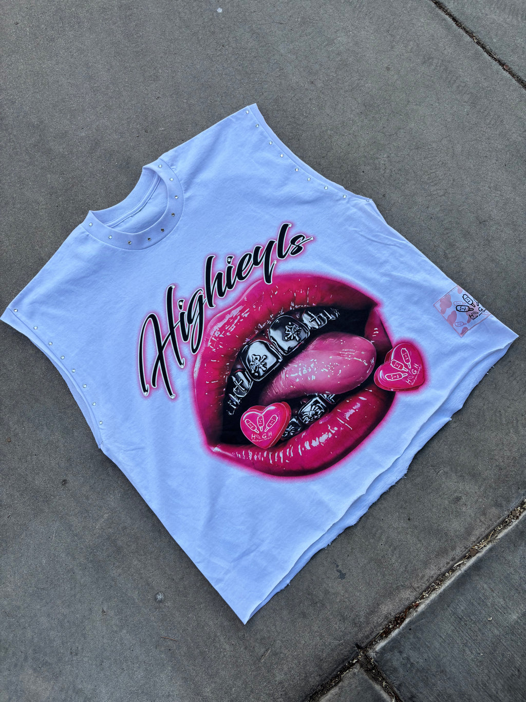 HIGHIEYLS ROCKSTAR LIPS CUT OFF